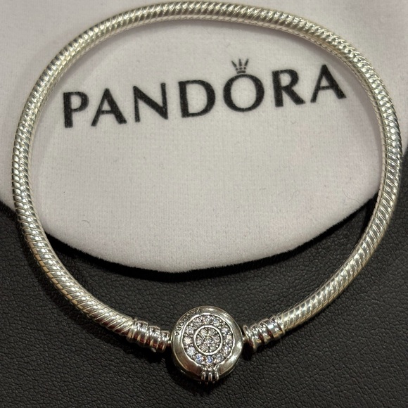 Pandora Silver Snake Chain Bracelet with cubic zirconia O closure. New. - Picture 2 of 7